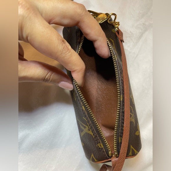 Louis Vuitton Monogram Papillon Pouch 🤎 - Picture 11 of 12